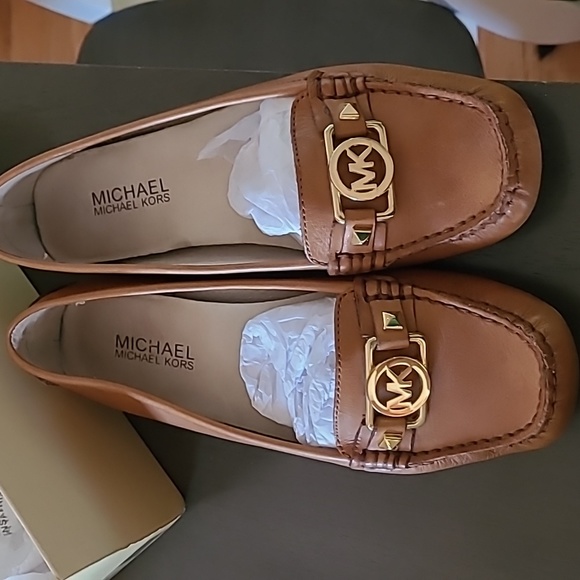 michael kors flats - Picture 2 of 5